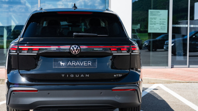 VW Tiguan 1.5 eTSI Limited (pohľad do interiéru)