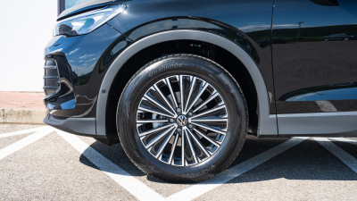 VW Tiguan 1.5 eTSI Limited (pohľad do interiéru)