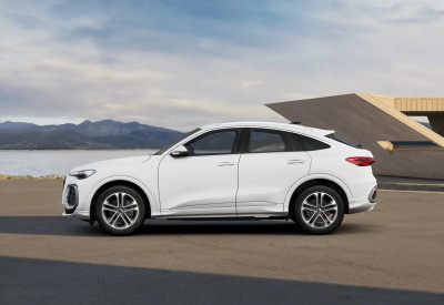 AUDI Q5 Sportback 2.0 TDI Quattro  (pohľad zozadu)