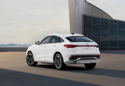 AUDI Q5 Sportback 2.0 TDI Quattro  (pohľad spredu)