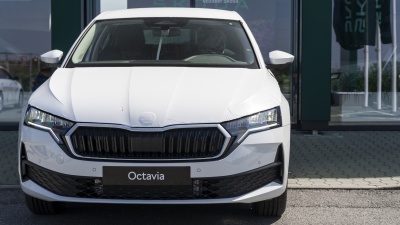 Škoda Octavia 1.5 TSI Drive 130 (pohľad zboku)
