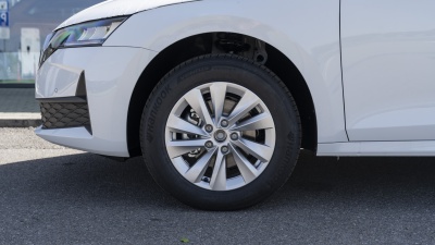 Škoda Octavia 1.5 TSI Drive 130 (pohľad do interiéru)