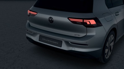 VW Golf 1.5 eTSI Limited (pohľad do interiéru)