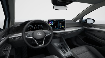 VW Golf 1.5 eTSI Limited (pohľad do interiéru)