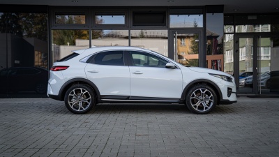Kia XCeed 1.5 T-GDi Gold (pohľad zboku)