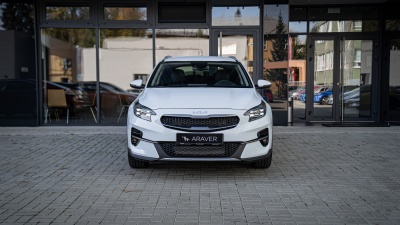 Kia XCeed 1.5 T-GDi Gold (pohľad zozadu)