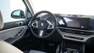 BMW X5 30d xDrive (pohľad do interiéru)