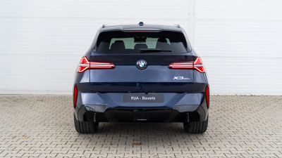 BMW X3 30e xDrive (pohľad do interiéru)