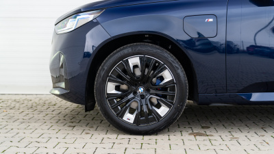 BMW X3 30e xDrive (pohľad spredu)