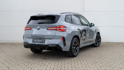 BMW X3 20d xDrive (pohľad zboku)