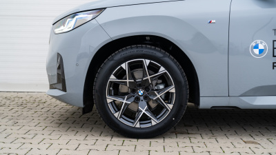 BMW X3 20d xDrive (pohľad spredu)