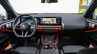 BMW X3 20d xDrive (pohľad do interiéru)