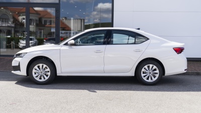 Škoda Octavia 2.0 TDI Drive 130 Plus (pohľad zozadu)