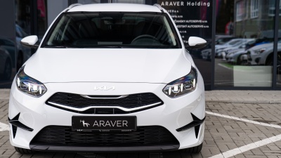 Kia Ceed SW 1.5 T-GDi 7DCT Gold (pohľad do interiéru)