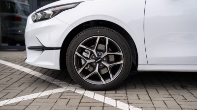 Kia Ceed SW 1.5 T-GDi 7DCT Gold (pohľad do interiéru)