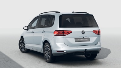 VW Touran 1.5 TSI Limited (pohľad zozadu)