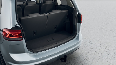 VW Touran 1.5 TSI Limited (pohľad do interiéru)