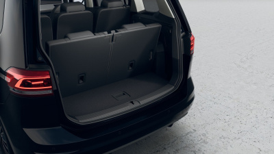 VW Touran 1.5 TSI Limited (pohľad do interiéru)