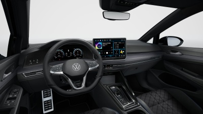 VW Golf 1.5 eTSI R-Line Limited (pohľad do interiéru)