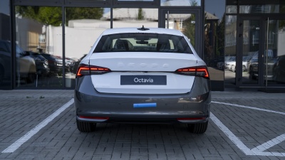 Škoda Octavia 2.0 TDI Top Selection (pohľad spredu)