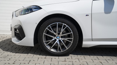BMW 218i Gran Coupé (pohľad spredu)