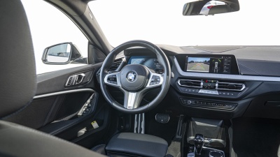 BMW 218i Gran Coupé (pohľad do interiéru)
