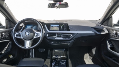 BMW 218i Gran Coupé (pohľad do interiéru)
