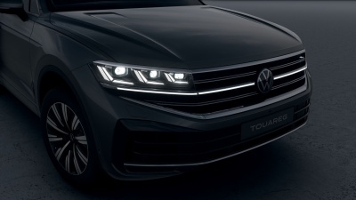 VW Touareg 3.0 TDI Elegance Limited (pohľad spredu)
