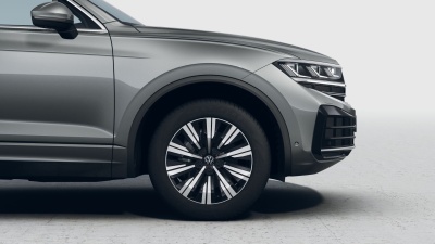 VW Touareg 3.0 TDI Elegance Limited (pohľad do interiéru)