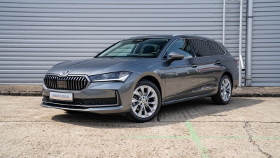 Škoda Superb Combi 2.0 TDI Selection (základný pohľad)