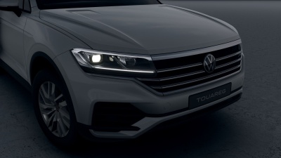 VW Touareg 3.0 TDI Limited (pohľad spredu)