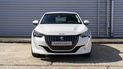 Peugeot 208, 1.2 PureTech  Active (pohľad do interiéru)