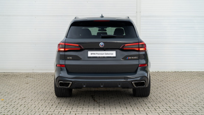 BMW X5 M50i xDrive (pohľad do interiéru)