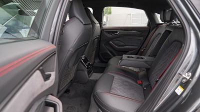 AUDI A6 Limuzína 2.0 TDI quattro Standard