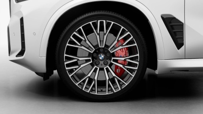 BMW X5 40d xDrive (pohľad spredu)