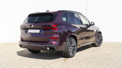 BMW X5 40d xDrive (pohľad zboku)