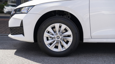 Škoda Octavia 1.5 TSI Drive 130 (pohľad do interiéru)