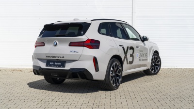 BMW X3 20 xDrive (pohľad zboku)