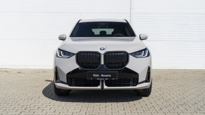 BMW X3 20 xDrive (pohľad do interiéru)