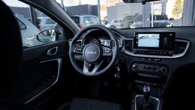 Kia Ceed 1.5 T-GDi Silver (pohľad do interiéru)