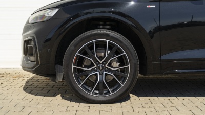 AUDI Q5 Sportback 2.0 TDI Quattro (pohľad do interiéru)