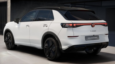 VW T-Roc 1.5 eTSI R-Line (pohľad zozadu)