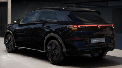 VW T-Roc 1.5 eTSI R-Line (pohľad zozadu)