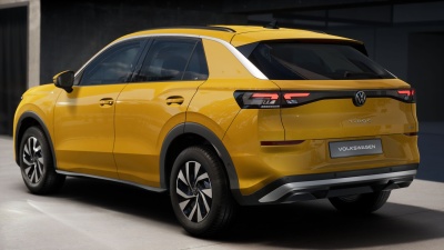 VW T-Roc 1.5 eTSI Trend (pohľad zozadu)