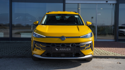 VW T-Roc 1.5 eTSI Trend (pohľad zozadu)