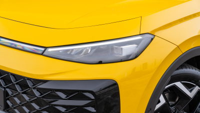 VW T-Roc 1.5 eTSI R-Line (pohľad zboku)