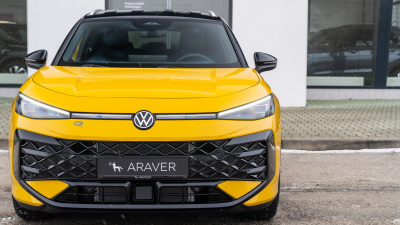 VW T-Roc 1.5 eTSI R-Line (pohľad spredu)