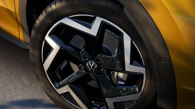 VW T-Roc 1.5 eTSI R-Line (pohľad do interiéru)
