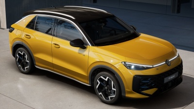 VW T-Roc 1.5 eTSI R-Line (pohľad do interiéru)