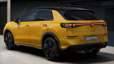 VW T-Roc 1.5 eTSI R-Line (pohľad zozadu)